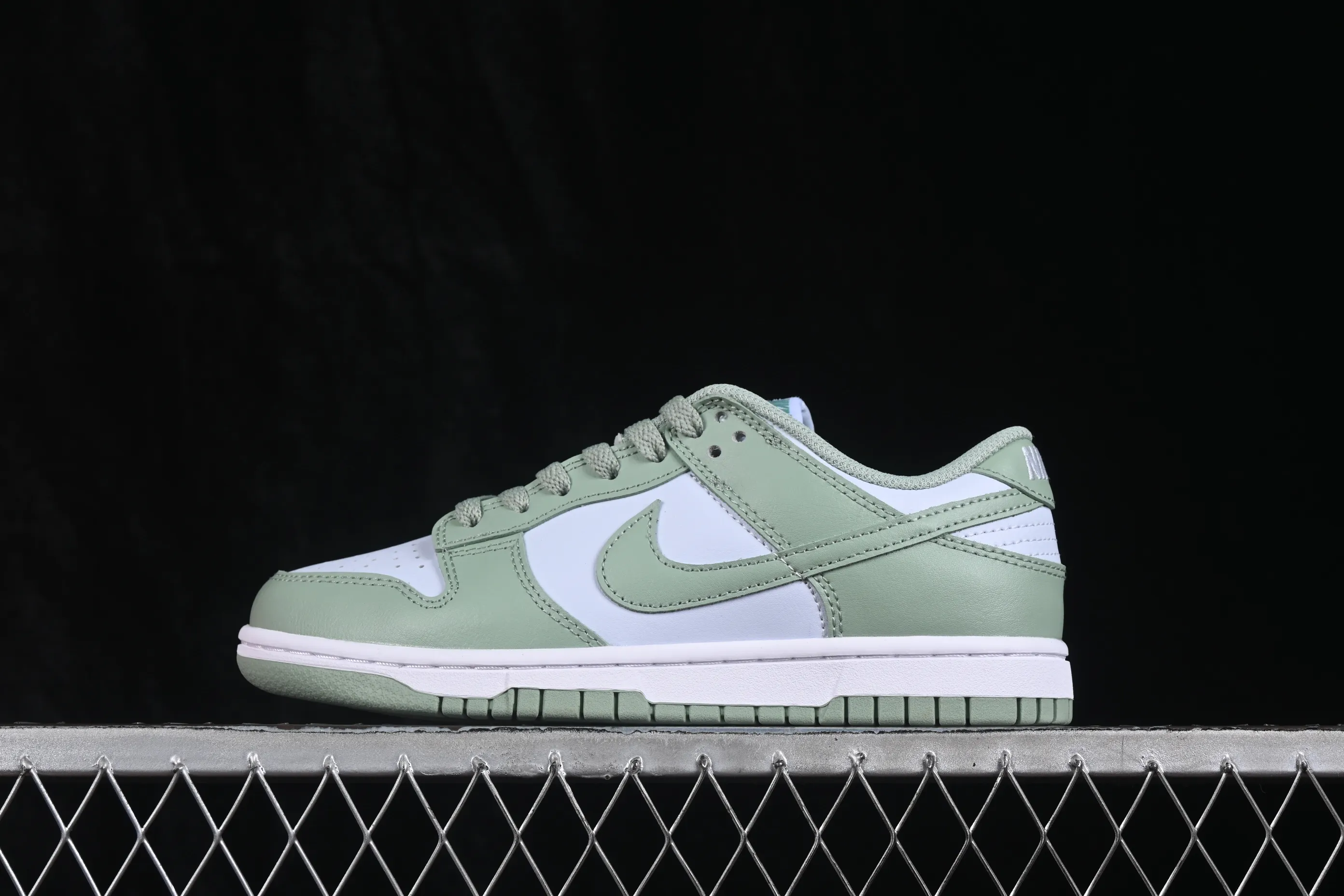 All categories Nk SB Dunk series Nk SB Dunk Low low-top sneakers Nike SB Dunk Low light green low-top casual sneakers IM6572-002